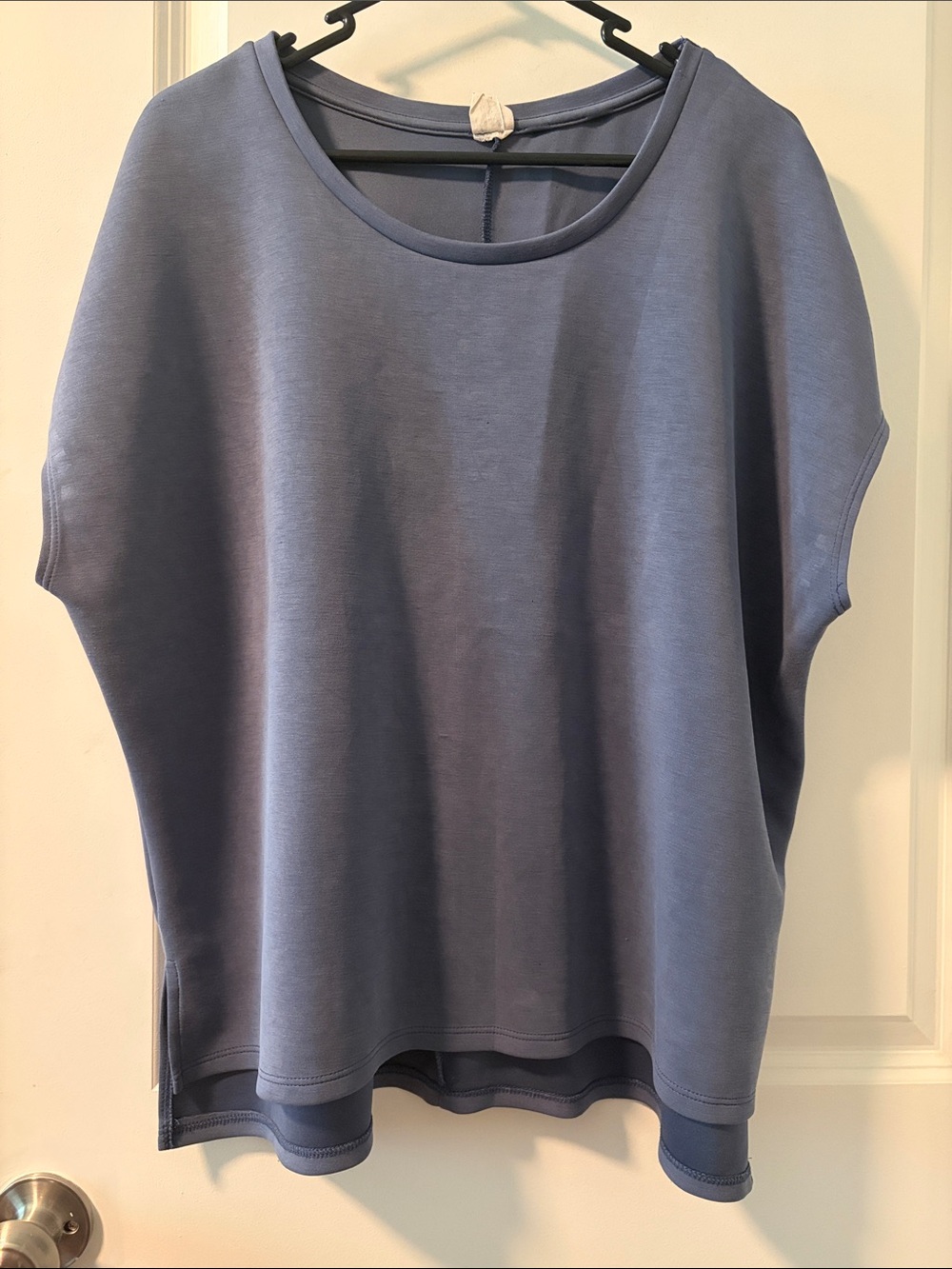 Relaxed Scoop-Neck Short Sleeve Tee in Dusty Blue